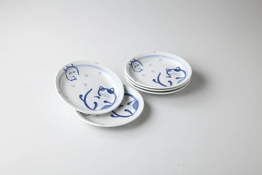 🐱💤 Sleepy Cat Plate – Japanese Ceramic Dish