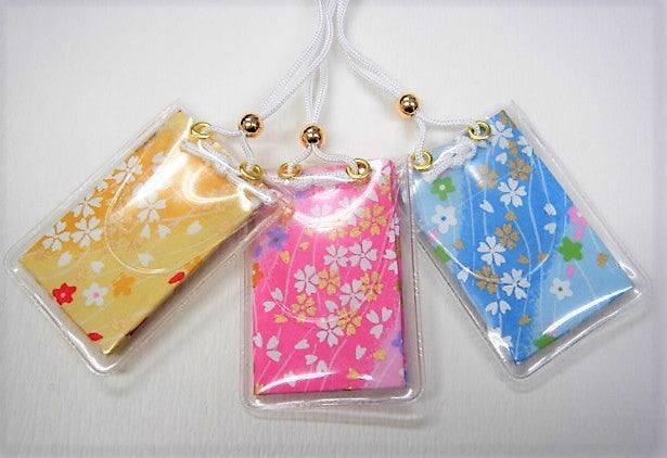 Japanese Lucky Cat Amulet – Handcrafted "Maneki-Neko"
