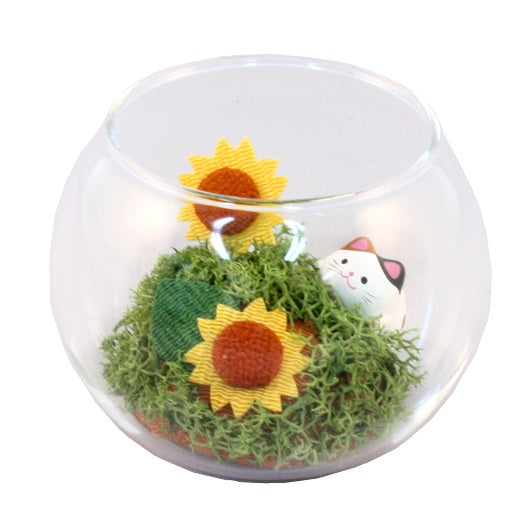 Whimsical Chirimen Cat Terrarium: A Sunlit Garden in Glass