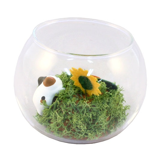 Whimsical Chirimen Cat Terrarium: A Sunlit Garden in Glass