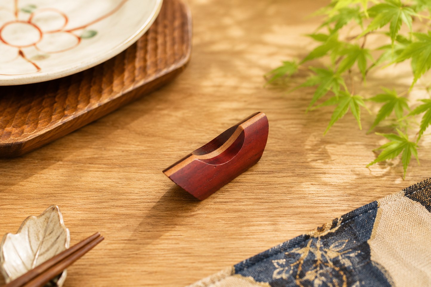🥢✨ Elegant Wooden Chopstick Rest – Made in Japan