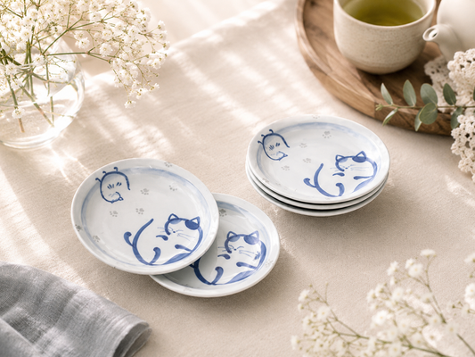 🐱💤 Sleepy Cat Plate – Japanese Ceramic Dish