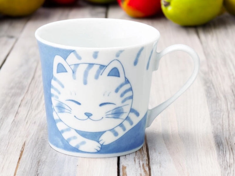 🐱💙 Whisker Wonderland: Blue & White Napping Cat-Themed Mug ☕️✨ Tora