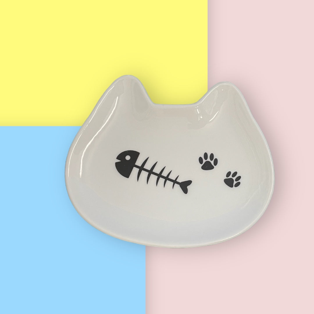 Charming Cat Face Small Plate: A Purr-fect Addition to Your Home 🐱✨  11.5cm (Mattari)