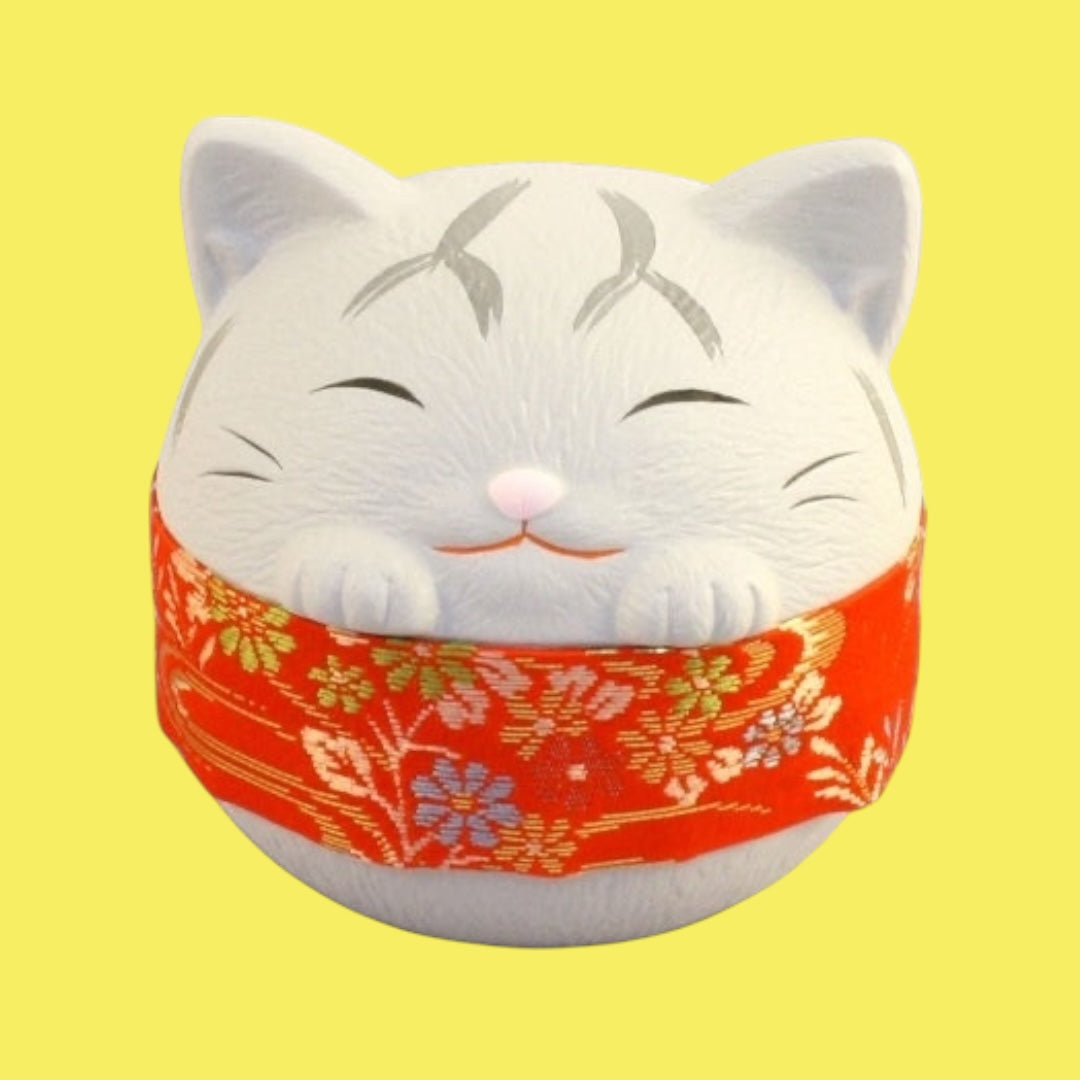 ✨🐱 "Dressed-Up Tabby Cat in Kimono": A Fusion of Japanese Tradition and Chic Modern Style 🎎🌸